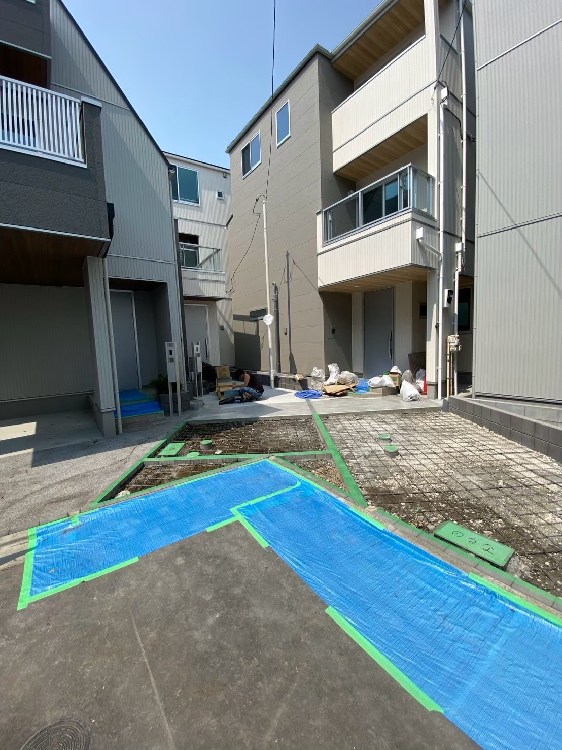 江戸川区 新築外構施工途中｜駐車スペースにコンクリートの打設（E号棟）