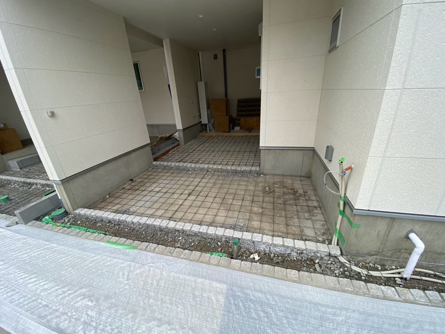 足立区 新築外構施工途中｜駐車スペースのコンクリート打設（B号棟）