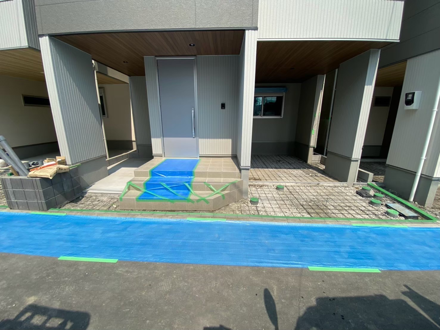 江戸川区 新築外構施工途中｜駐車スペース（B号棟）