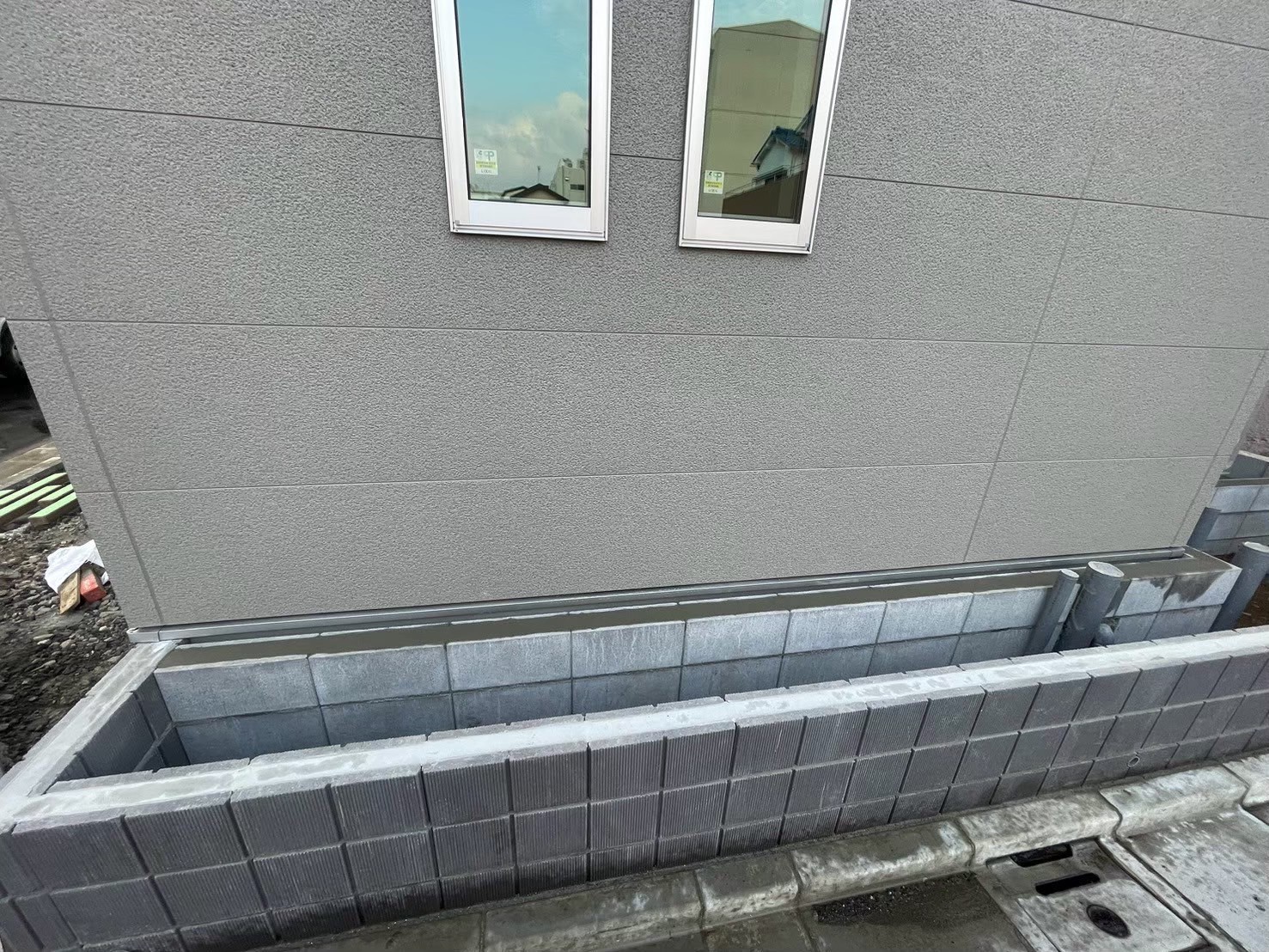 江戸川区 外構完成｜植栽対応の花壇スペース（A号棟）