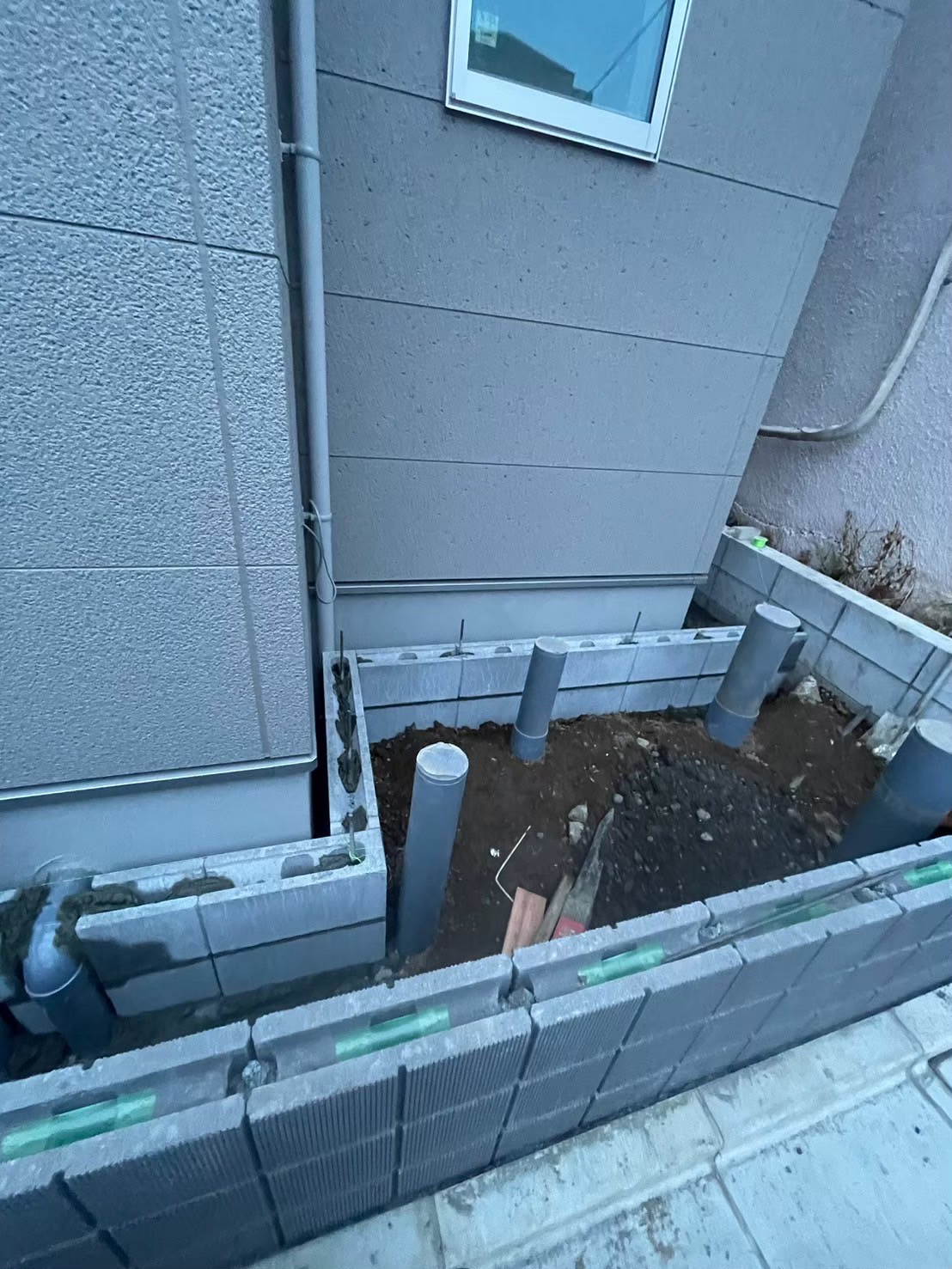 江戸川区 新築外構施工途中｜花壇スペース（A号棟）
