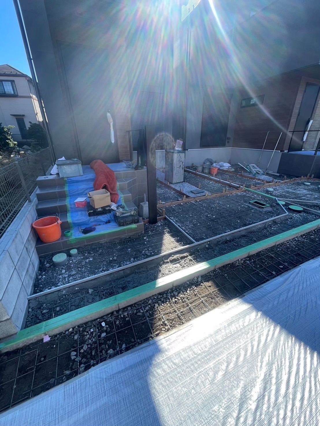 市川市 新築外構施工途中｜駐車スペースのコンクリート打設（A号棟）